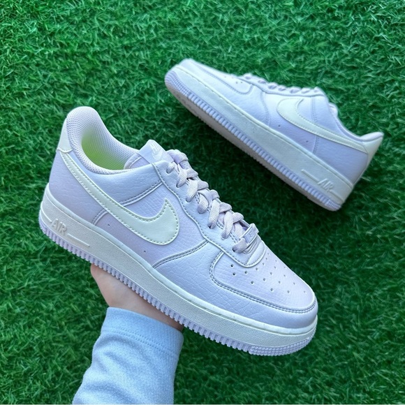 Nike Air Force 1 ‘07 NN Barely Grape - Picture 3 of 11